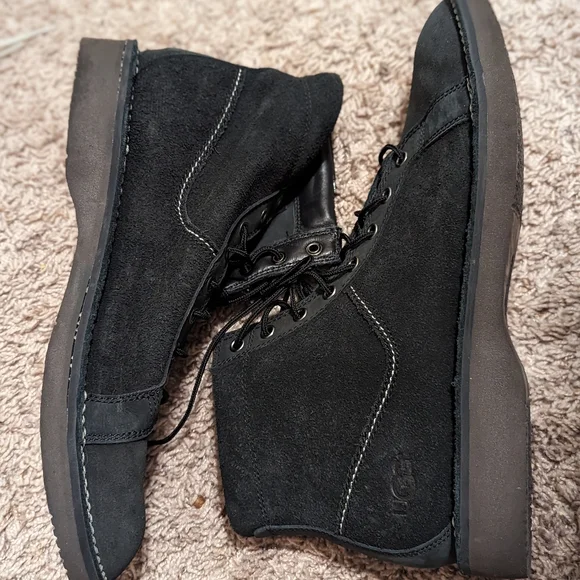 Uggs boots Camino Monkey Men's Suede Black size 11.5